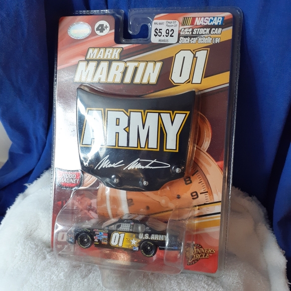 1997 Nascar Stock Mark Martin #1 US Army Die Cast w/ Hood 🧲 $12.50🇨🇦Shipping - Picture 12 of 14
